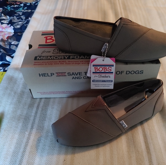 Shoes - BNWT Bobs wide width